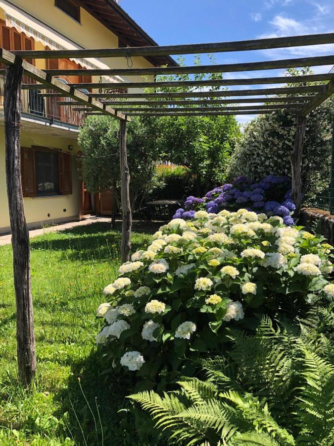 The Children Smile- With Private Garden Apartment Colico Exterior photo